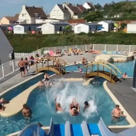 Mobil Camping La Falaise Otel